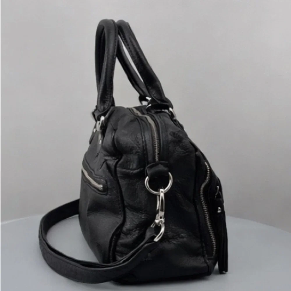 Made in Italy this elegant